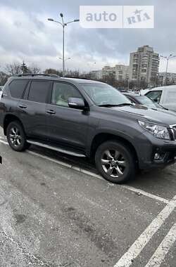 Toyota Land Cruiser Prado 2011