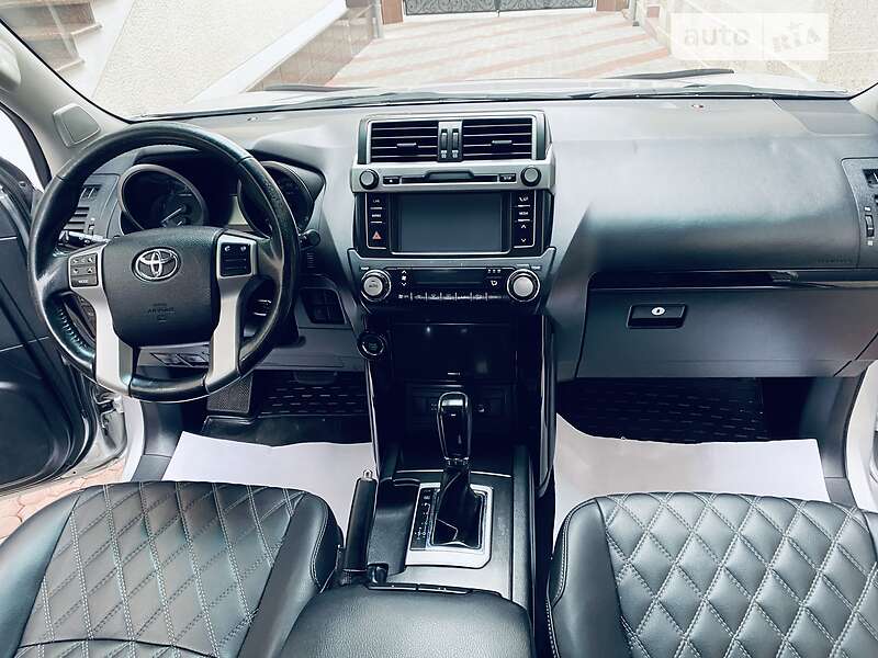 Внедорожник / Кроссовер Toyota Land Cruiser Prado 2014 в Тячеве