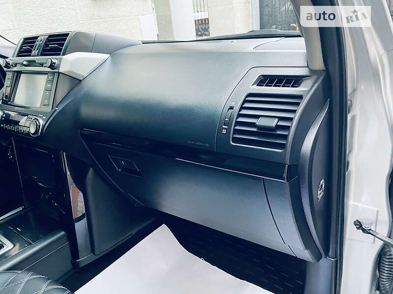 Внедорожник / Кроссовер Toyota Land Cruiser Prado 2014 в Тячеве