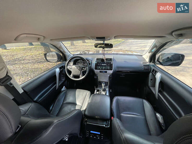 Позашляховик / Кросовер Toyota Land Cruiser Prado 2017 в Дніпрі фото 12 Позашляховик / Кросовер Toyota Land Cruiser Prado 2017 в Дніпрі