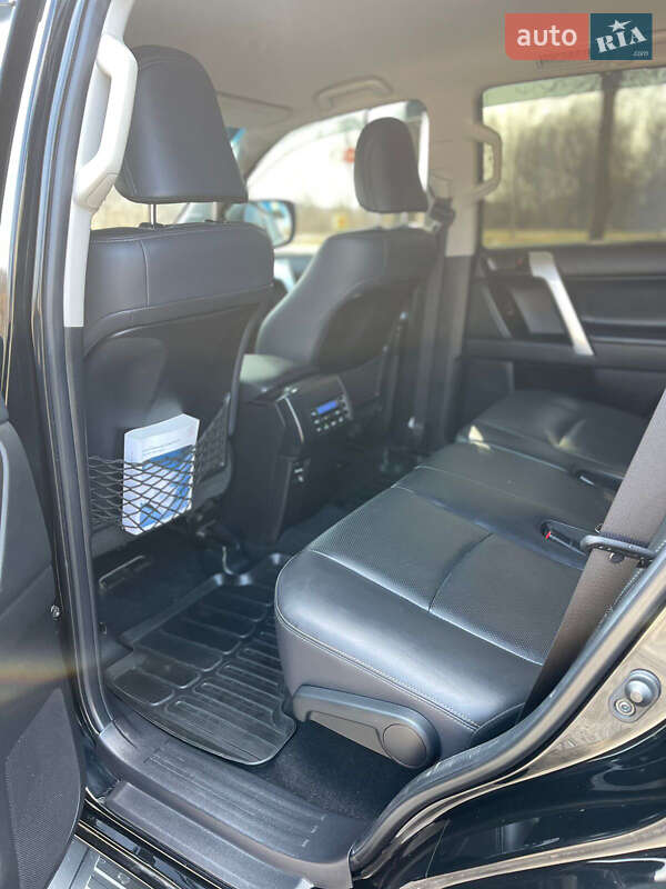 Позашляховик / Кросовер Toyota Land Cruiser Prado 2017 в Дніпрі фото 17 Позашляховик / Кросовер Toyota Land Cruiser Prado 2017 в Дніпрі