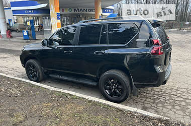 Внедорожник / Кроссовер Toyota Land Cruiser Prado 2012 в Межевой