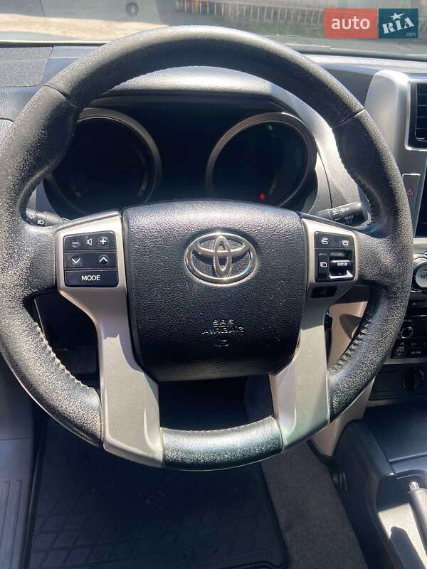 Внедорожник / Кроссовер Toyota Land Cruiser Prado 2011 в Запорожье