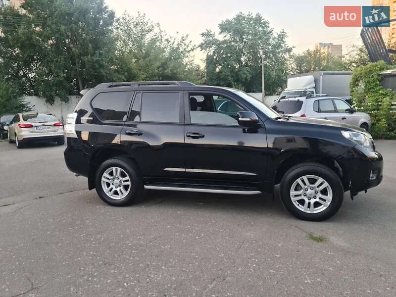 Позашляховик / Кросовер Toyota Land Cruiser Prado 2012 в Києві