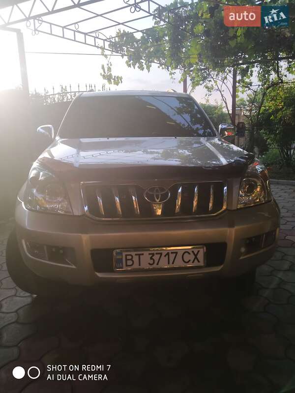 Внедорожник / Кроссовер Toyota Land Cruiser Prado 2006 в Херсоне
