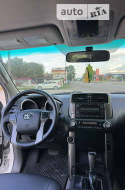 Внедорожник / Кроссовер Toyota Land Cruiser Prado 2012 в Хусте