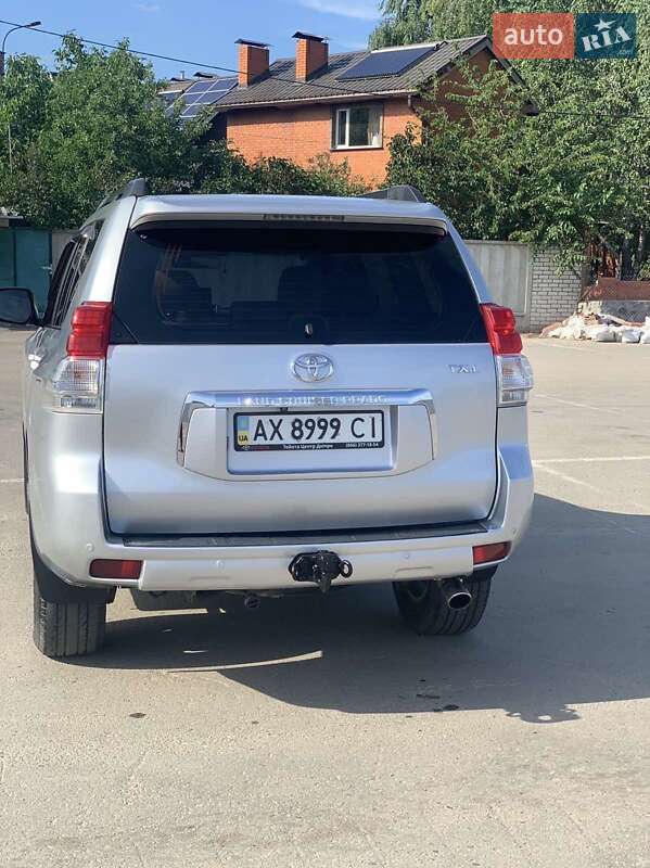 Внедорожник / Кроссовер Toyota Land Cruiser Prado 2010 в Харькове