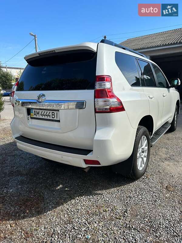 Внедорожник / Кроссовер Toyota Land Cruiser Prado 2016 в Романове