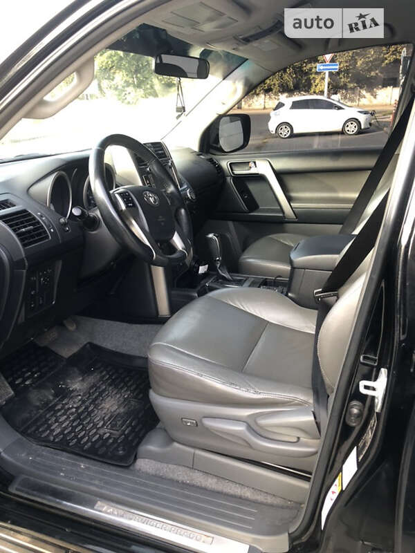 Внедорожник / Кроссовер Toyota Land Cruiser Prado 2011 в Каменском