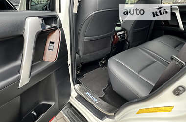 Внедорожник / Кроссовер Toyota Land Cruiser Prado 2013 в 
