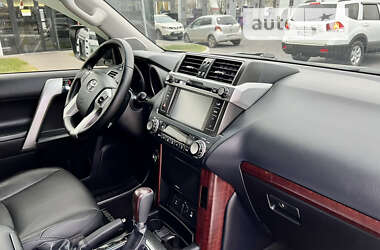 Внедорожник / Кроссовер Toyota Land Cruiser Prado 2013 в 