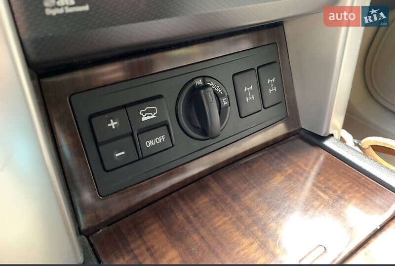 Позашляховик / Кросовер Toyota Land Cruiser Prado 2010 в Ужгороді