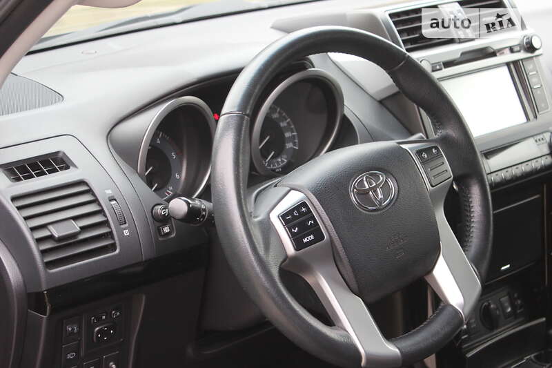 Внедорожник / Кроссовер Toyota Land Cruiser Prado 2015 в Днепре