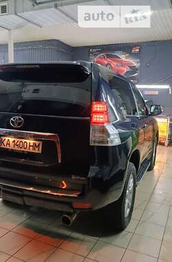 Внедорожник / Кроссовер Toyota Land Cruiser Prado 2010 в Киеве