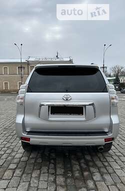 Позашляховик / Кросовер Toyota Land Cruiser Prado 2010 в Києві