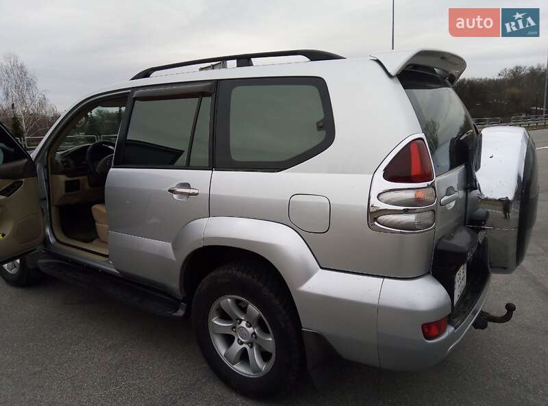 Позашляховик / Кросовер Toyota Land Cruiser Prado 2005 в Чернігові