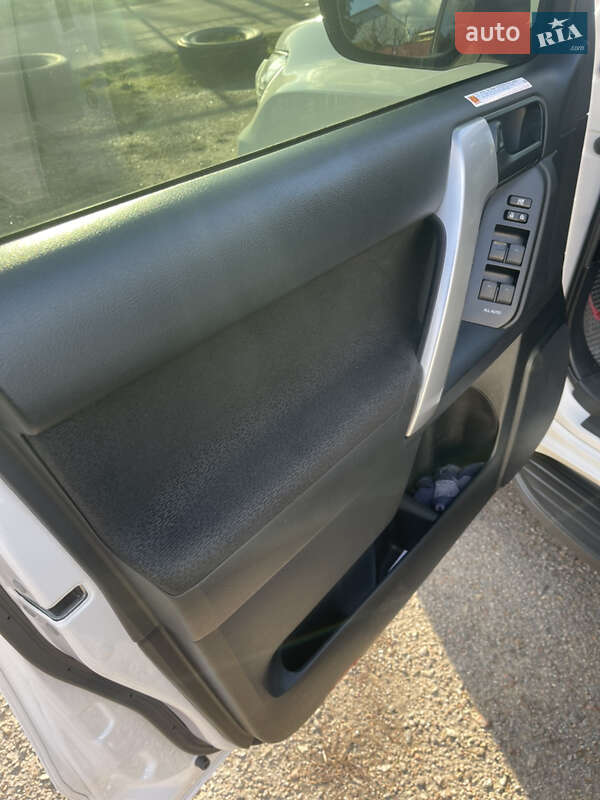 Внедорожник / Кроссовер Toyota Land Cruiser Prado 2019 в Одессе