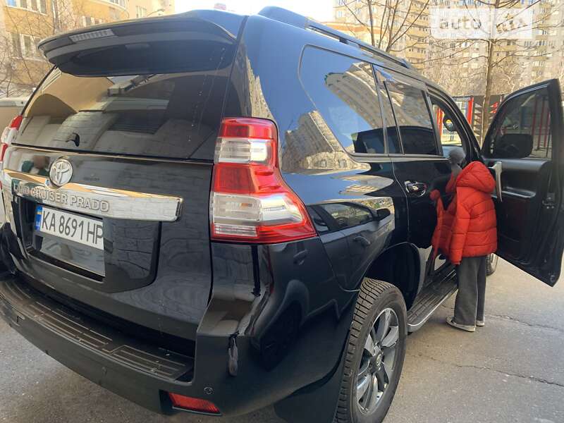 Позашляховик / Кросовер Toyota Land Cruiser Prado 2016 в Києві