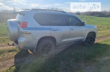 Внедорожник / Кроссовер Toyota Land Cruiser Prado 2010 в Днепре