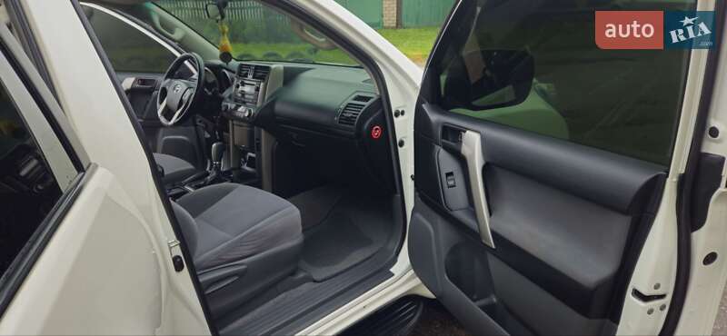 Позашляховик / Кросовер Toyota Land Cruiser Prado 2013 в Смілі