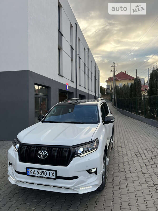 Внедорожник / Кроссовер Toyota Land Cruiser Prado 2021 в Черновцах