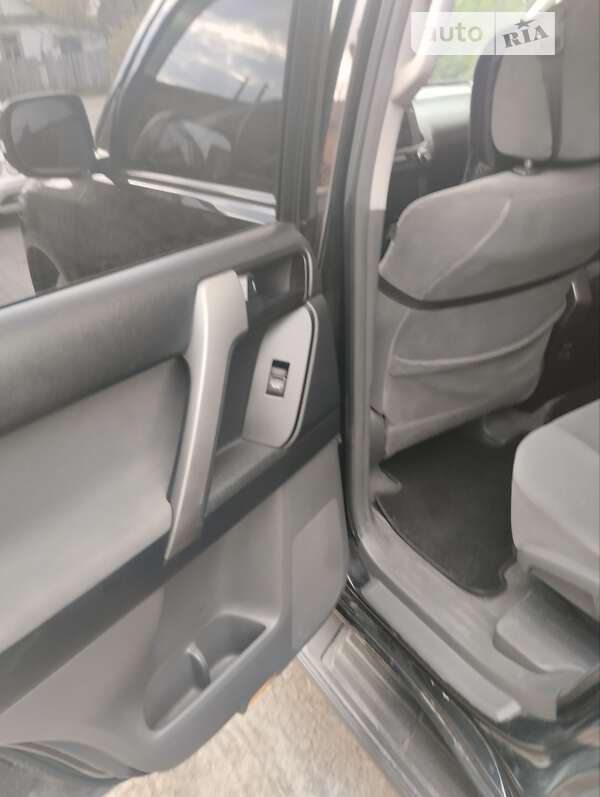 Внедорожник / Кроссовер Toyota Land Cruiser Prado 2012 в Малине