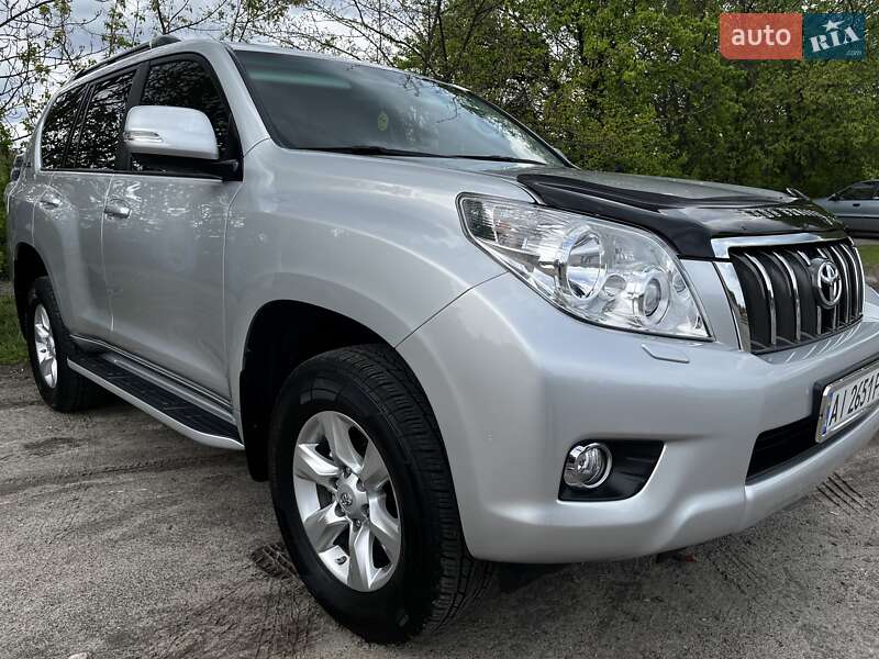 Внедорожник / Кроссовер Toyota Land Cruiser Prado 2011 в Киеве