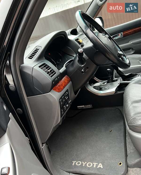 Внедорожник / Кроссовер Toyota Land Cruiser Prado 2006 в Богуславе