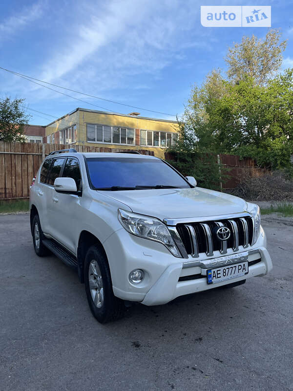 Внедорожник / Кроссовер Toyota Land Cruiser Prado 2013 в Днепре