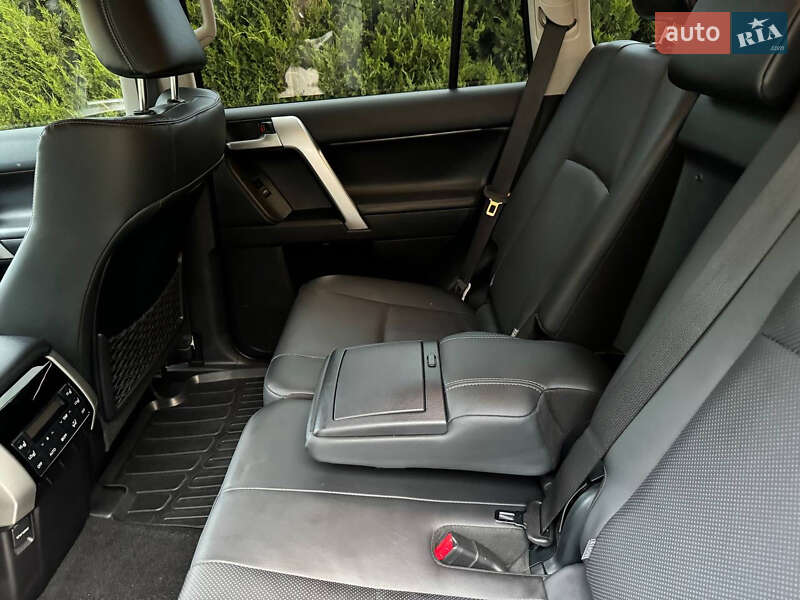 Внедорожник / Кроссовер Toyota Land Cruiser Prado 2022 в Днепре