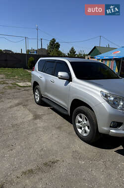 Внедорожник / Кроссовер Toyota Land Cruiser Prado 2010 в 