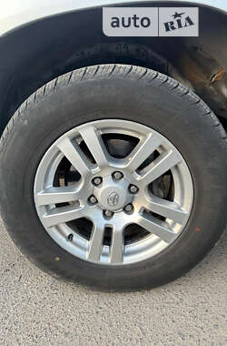 Внедорожник / Кроссовер Toyota Land Cruiser Prado 2010 в 