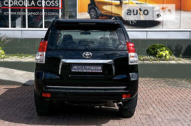 Позашляховик / Кросовер Toyota Land Cruiser Prado 2011 в Чернівцях