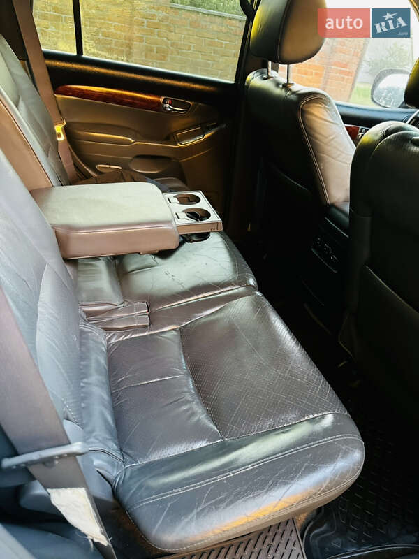 Внедорожник / Кроссовер Toyota Land Cruiser Prado 2005 в Ахтырке