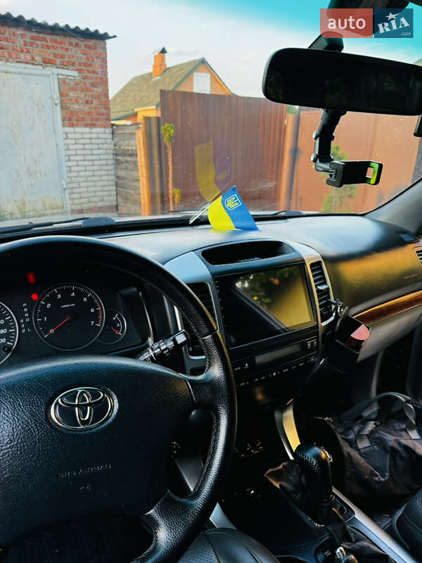 Внедорожник / Кроссовер Toyota Land Cruiser Prado 2005 в Ахтырке