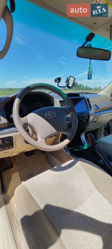 Внедорожник / Кроссовер Toyota Land Cruiser Prado 2005 в Вишневом