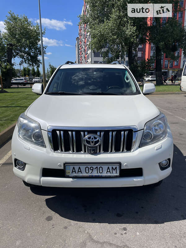 Внедорожник / Кроссовер Toyota Land Cruiser Prado 2012 в Киеве