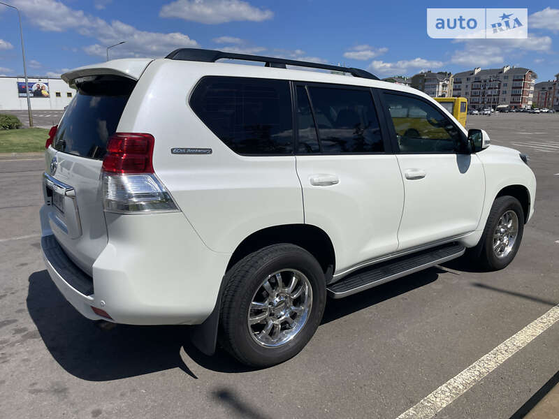 Внедорожник / Кроссовер Toyota Land Cruiser Prado 2012 в Киеве
