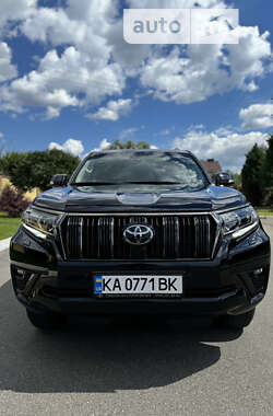 Позашляховик / Кросовер Toyota Land Cruiser Prado 2022 в Києві