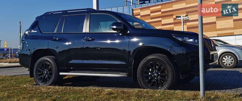 Позашляховик / Кросовер Toyota Land Cruiser Prado 2022 в 