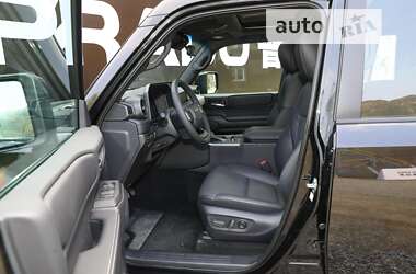 Внедорожник / Кроссовер Toyota Land Cruiser Prado 2024 в 