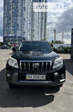 Позашляховик / Кросовер Toyota Land Cruiser Prado 2010 в Києві