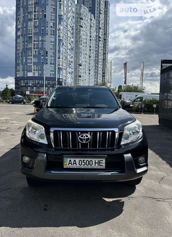 Позашляховик / Кросовер Toyota Land Cruiser Prado 2010 в Києві