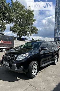 Позашляховик / Кросовер Toyota Land Cruiser Prado 2010 в Києві