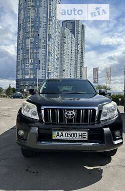 Позашляховик / Кросовер Toyota Land Cruiser Prado 2010 в Києві