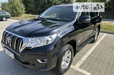 Позашляховик / Кросовер Toyota Land Cruiser Prado 2017 в 