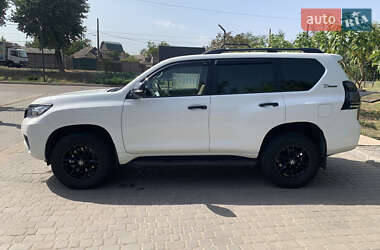 Позашляховик / Кросовер Toyota Land Cruiser Prado 2022 в 