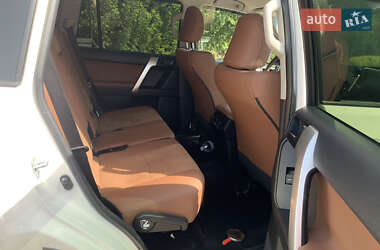 Позашляховик / Кросовер Toyota Land Cruiser Prado 2022 в 
