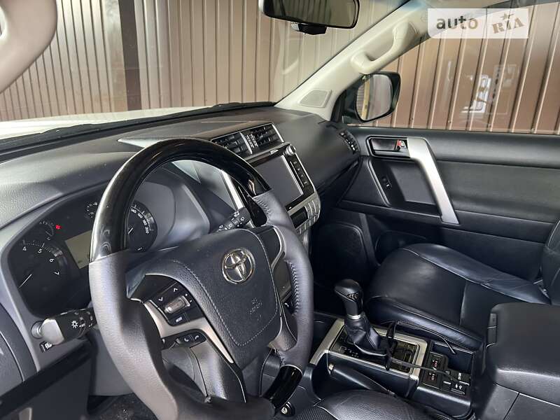 Внедорожник / Кроссовер Toyota Land Cruiser Prado 2017 в Днепре фото 4 Внедорожник / Кроссовер Toyota Land Cruiser Prado 2017 в Днепре