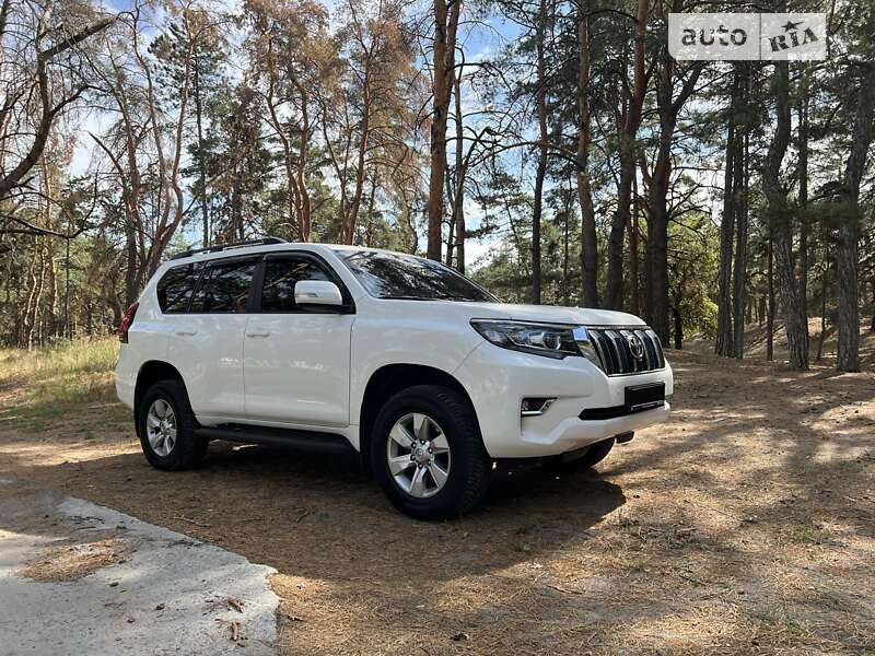 Внедорожник / Кроссовер Toyota Land Cruiser Prado 2017 в Днепре фото 9 Внедорожник / Кроссовер Toyota Land Cruiser Prado 2017 в Днепре